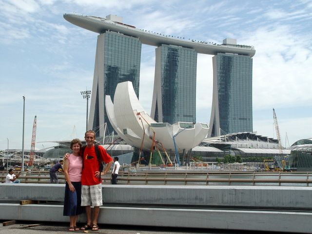 Zwei Weltenbummler in Singapur.